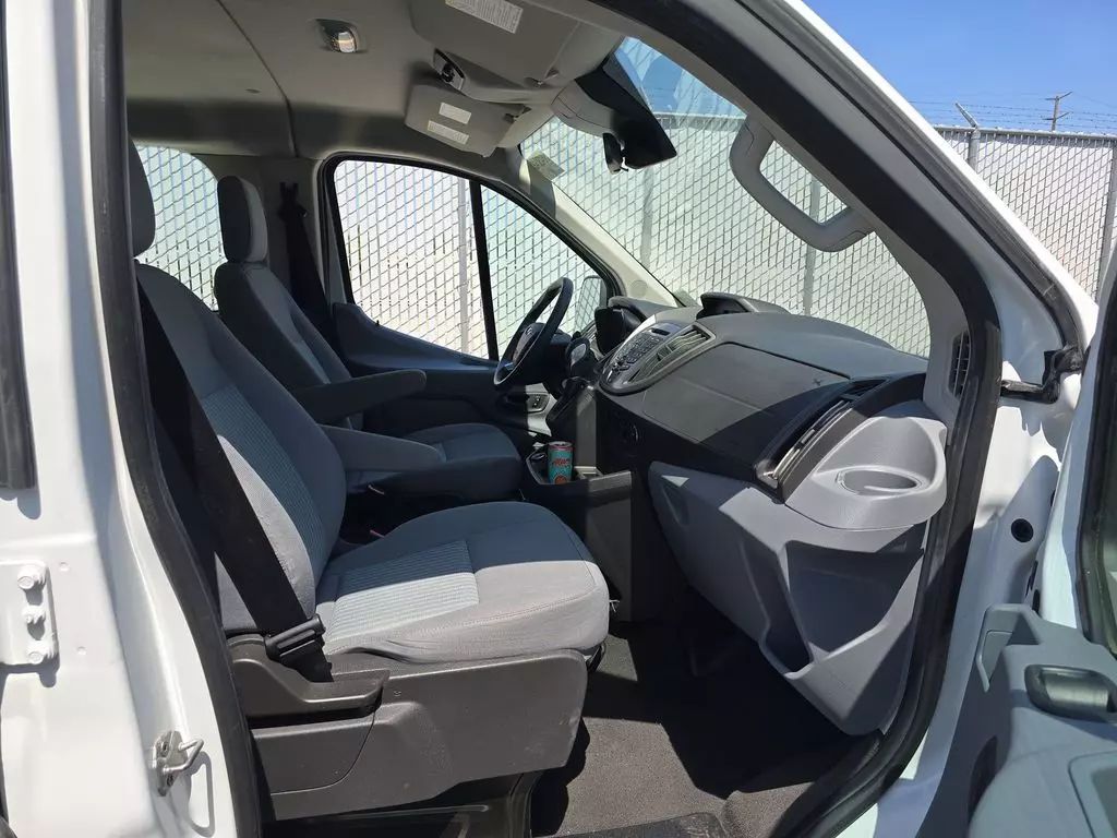 
								2017 FORD TRANSIT 350 WAGON XLT VAN w/Low Roof w/60/40 Side Door Van 3D full									