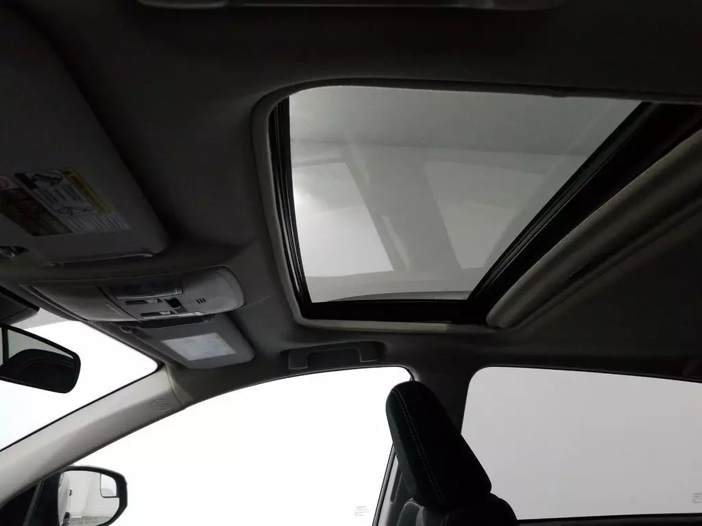 
								2017 TOYOTA RAV4 XLE SPORT UTILITY 4D full									