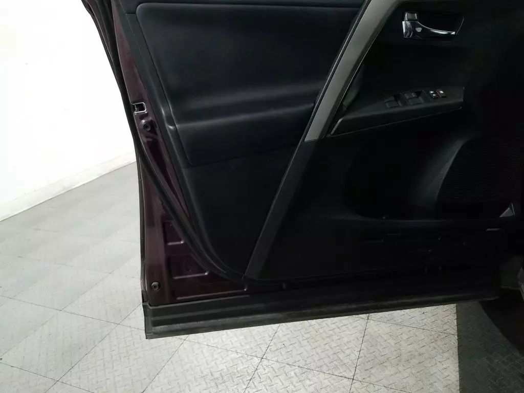 
								2017 TOYOTA RAV4 XLE SPORT UTILITY 4D full									