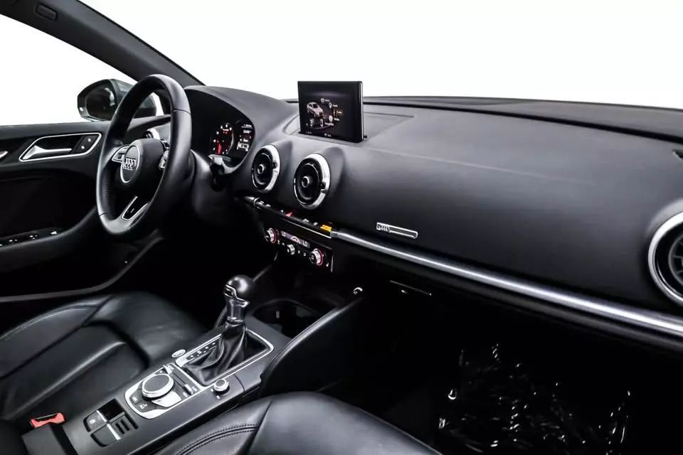 
								2018 AUDI A3 PREMIUM PLUS SEDAN 4D full									