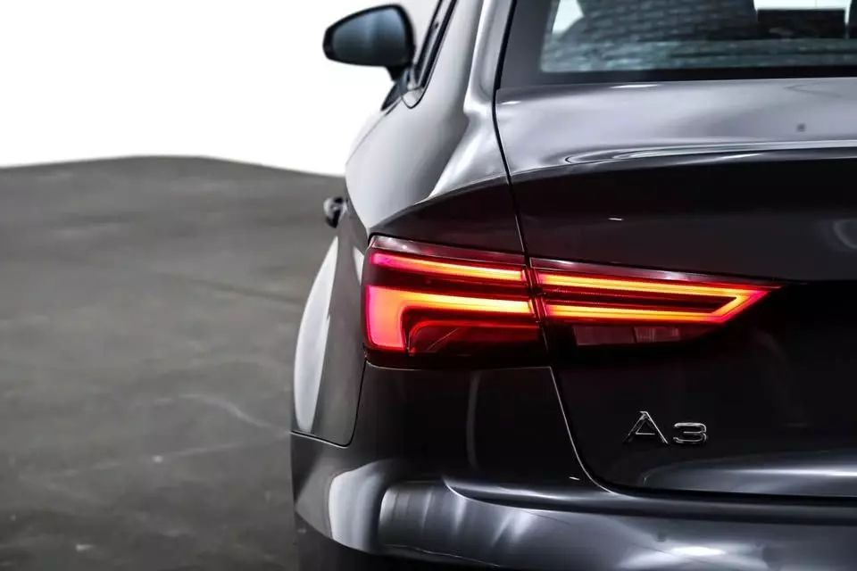 
								2018 AUDI A3 PREMIUM PLUS SEDAN 4D full									