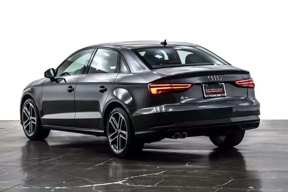 
								2018 AUDI A3 PREMIUM PLUS SEDAN 4D full									