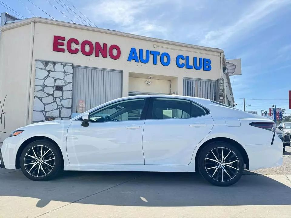 
								2022 TOYOTA CAMRY SE SEDAN 4D full									