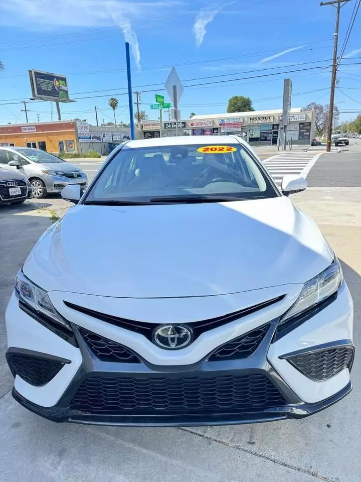 
								2022 TOYOTA CAMRY SE SEDAN 4D full									