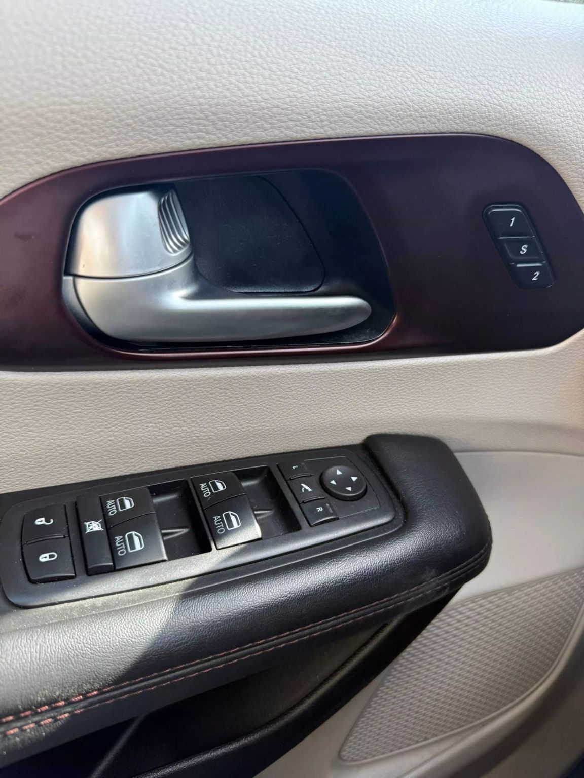 
								2017 CHRYSLER PACIFICA LIMITED MINIVAN 4D full									