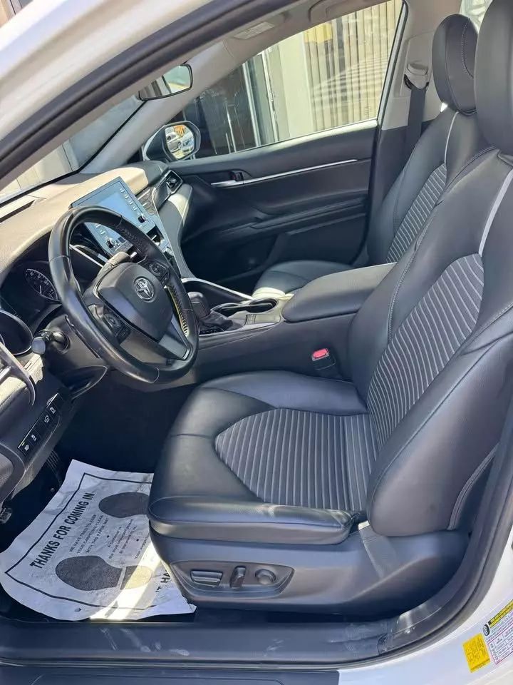 
								2022 TOYOTA CAMRY SE SEDAN 4D full									