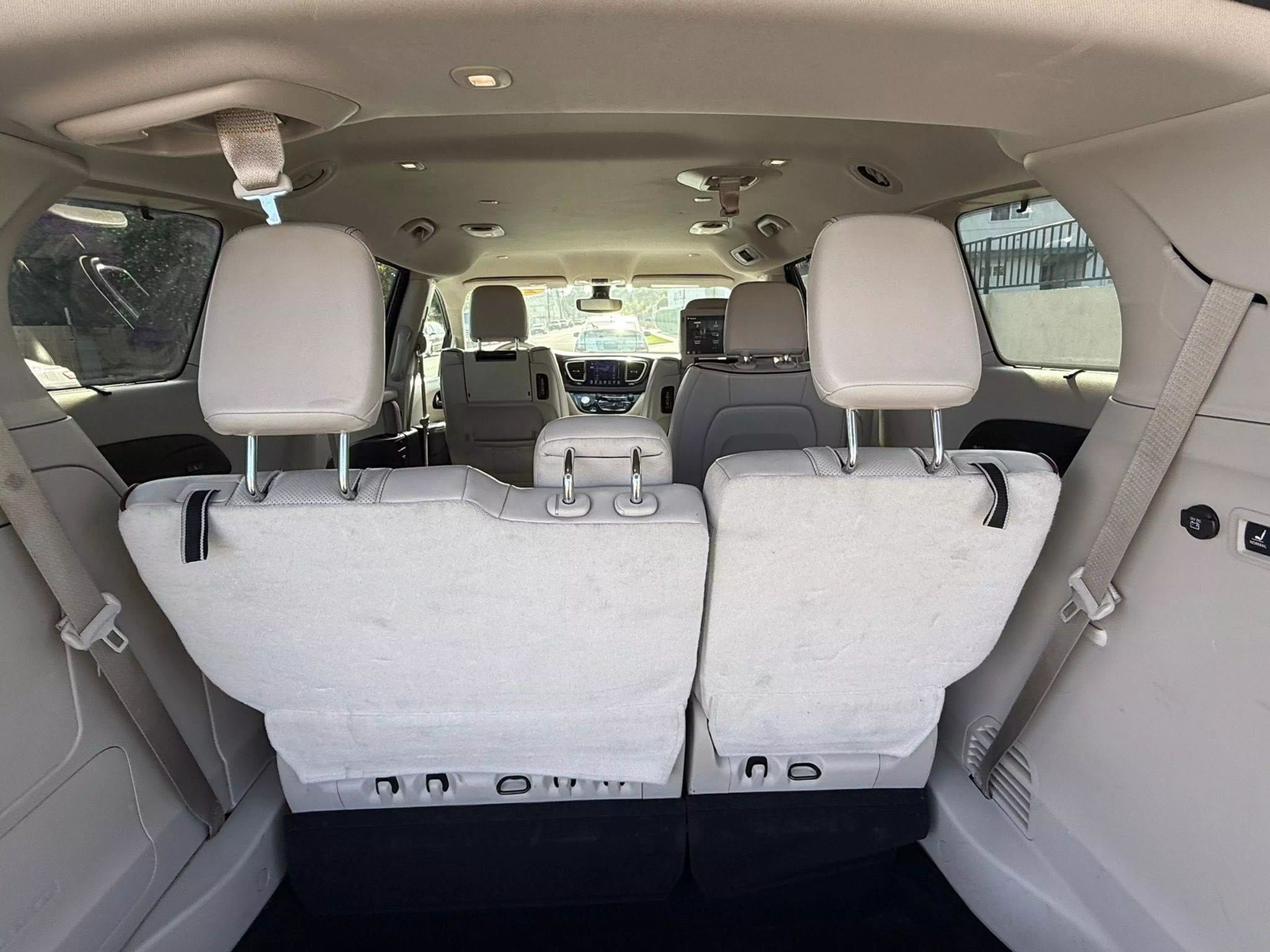 
								2017 CHRYSLER PACIFICA LIMITED MINIVAN 4D full									