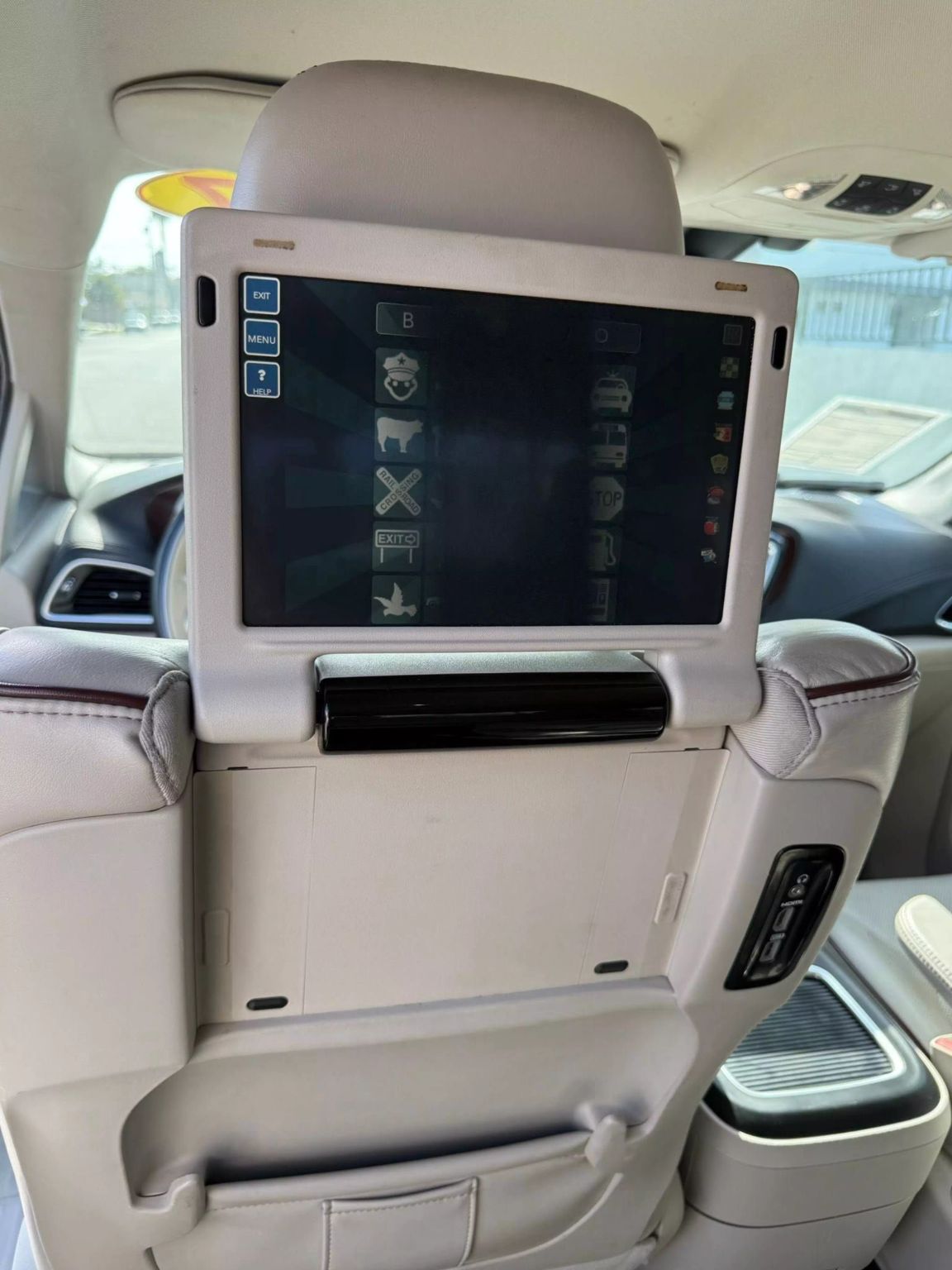 
								2017 CHRYSLER PACIFICA LIMITED MINIVAN 4D full									