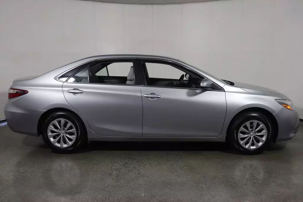 
								2016 TOYOTA CAMRY LE SEDAN 4D full									