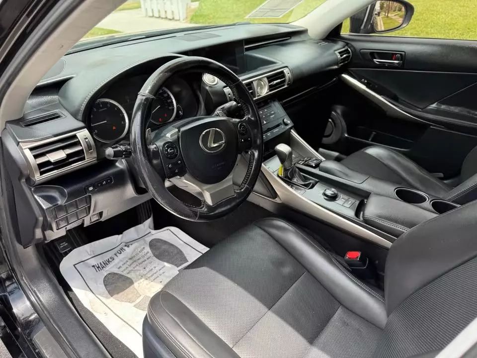 
								2016 LEXUS IS 200T SEDAN 4D full									