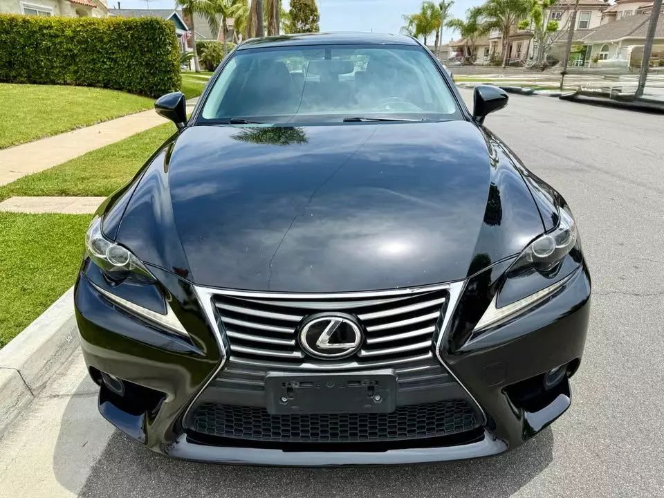 
								2016 LEXUS IS 200T SEDAN 4D full									