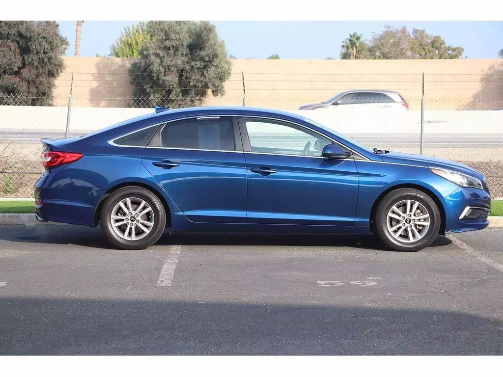 
								2017 HYUNDAI SONATA SEDAN 4D full									