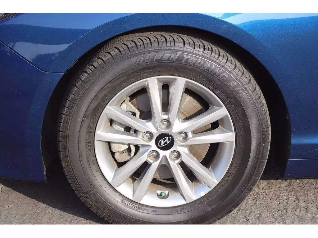 
								2017 HYUNDAI SONATA SEDAN 4D full									