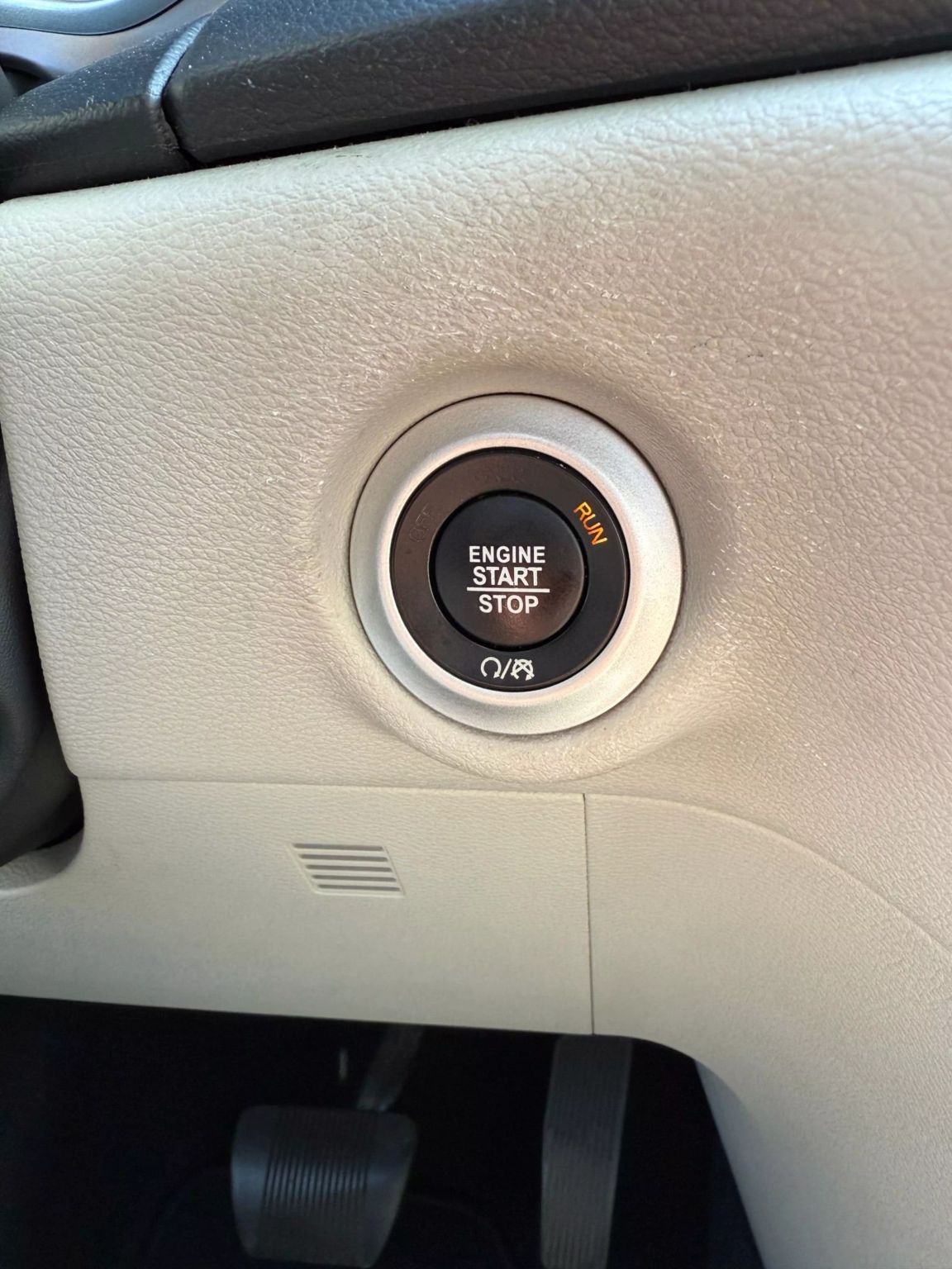 
								2021 CHRYSLER VOYAGER LXI MINIVAN 4D full									