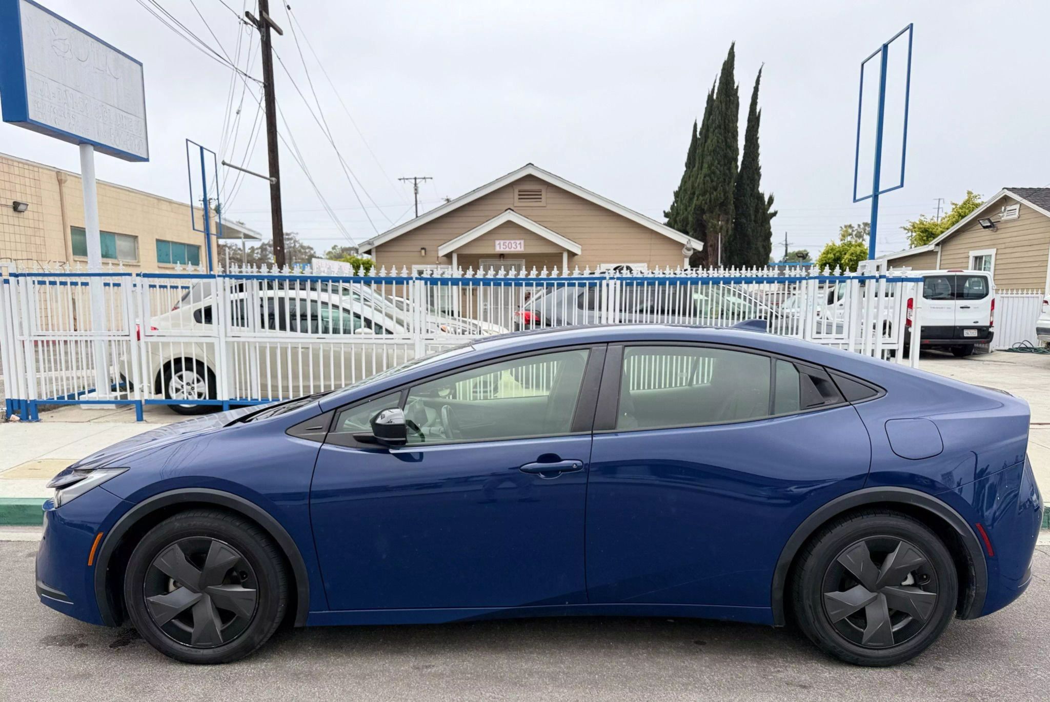 
								2023 TOYOTA PRIUS LE HATCHBACK 4D full									