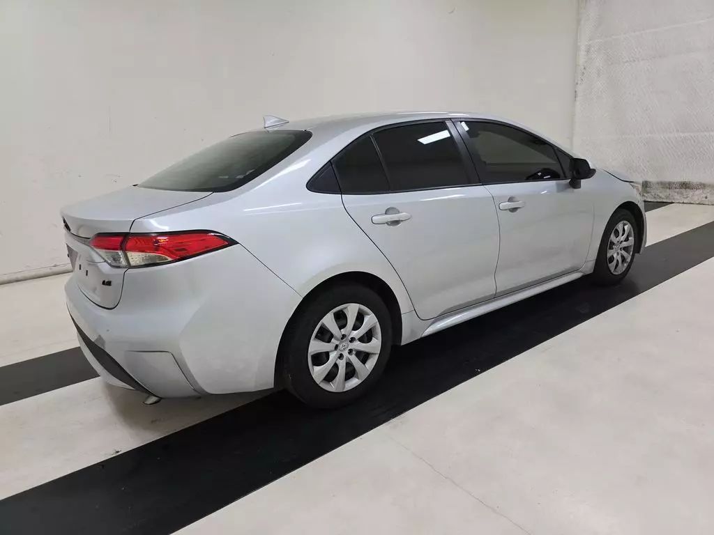 
								2022 TOYOTA COROLLA LE SEDAN 4D full									