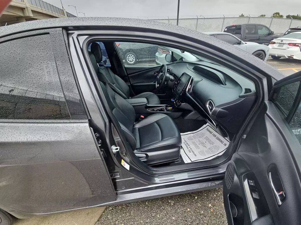 
								2020 TOYOTA PRIUS PRIME XLE 4D full									