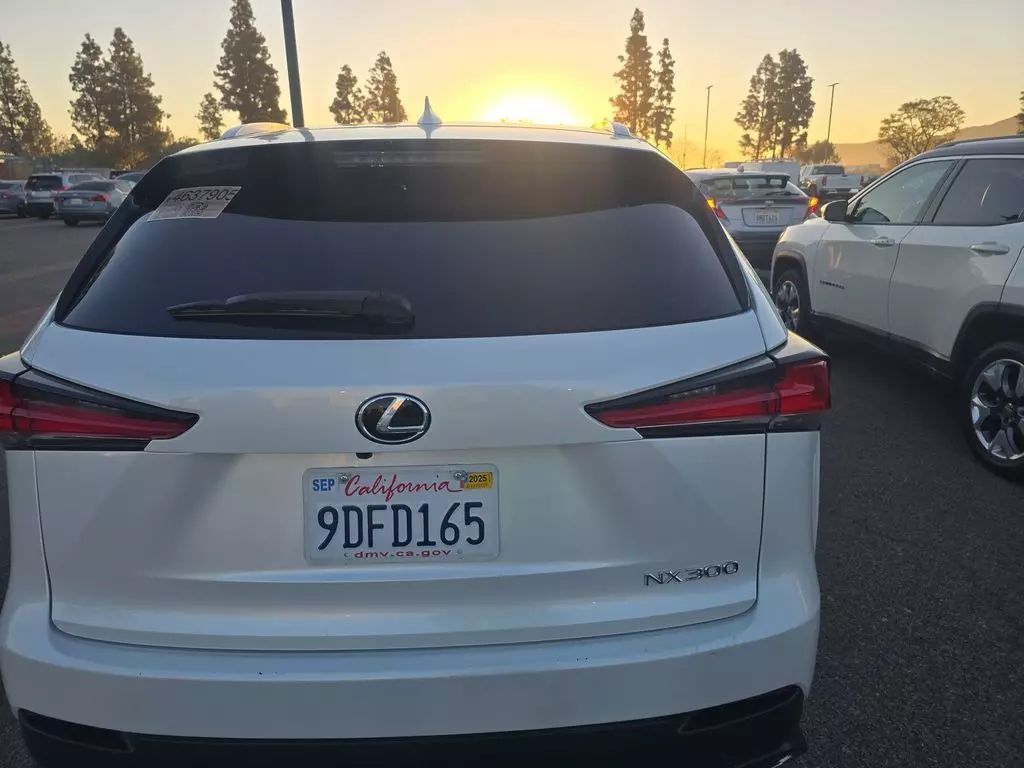 
								2020 LEXUS NX 300 LUXURY SPORT UTILITY 4D full									