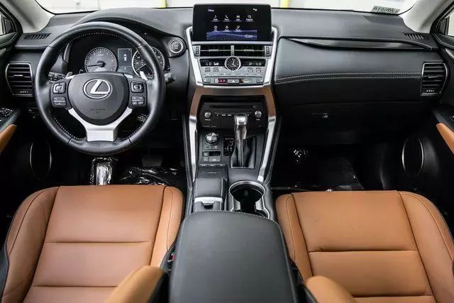 
								2020 LEXUS NX 300 LUXURY SPORT UTILITY 4D full									