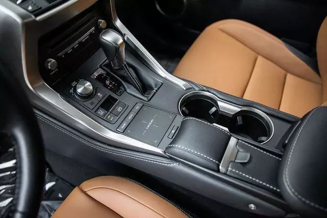 
								2020 LEXUS NX 300 LUXURY SPORT UTILITY 4D full									